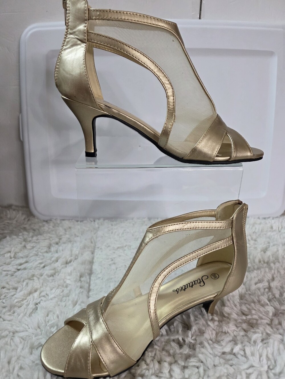 STATUTES Gold Mesh Peep-Toe Kitten Heel Sandals, SIZE 8